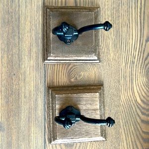 2 Wall Decor Hooks